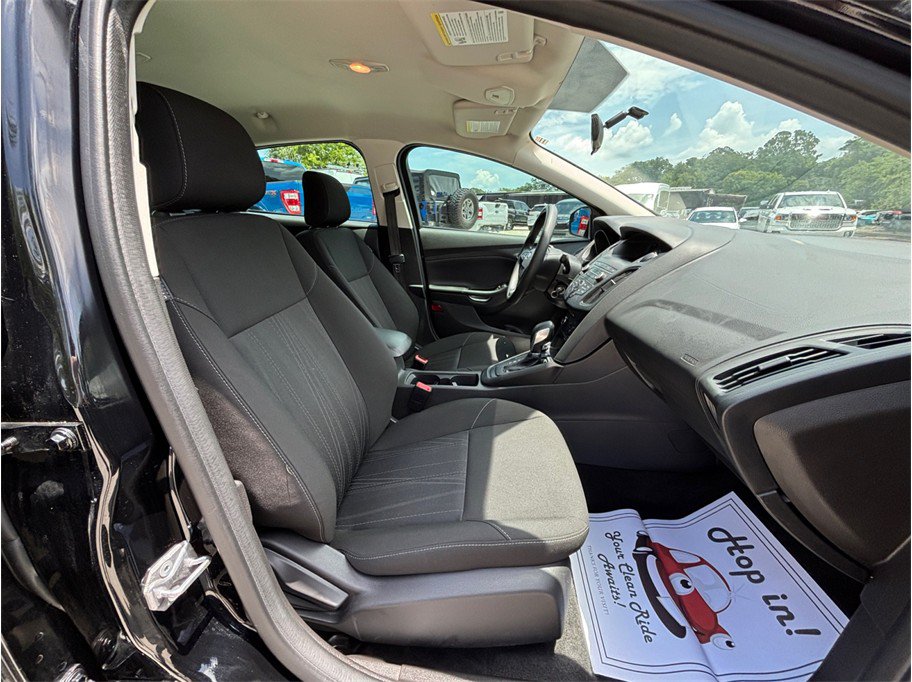 Used 2018 Ford Focus SE FWD image 30