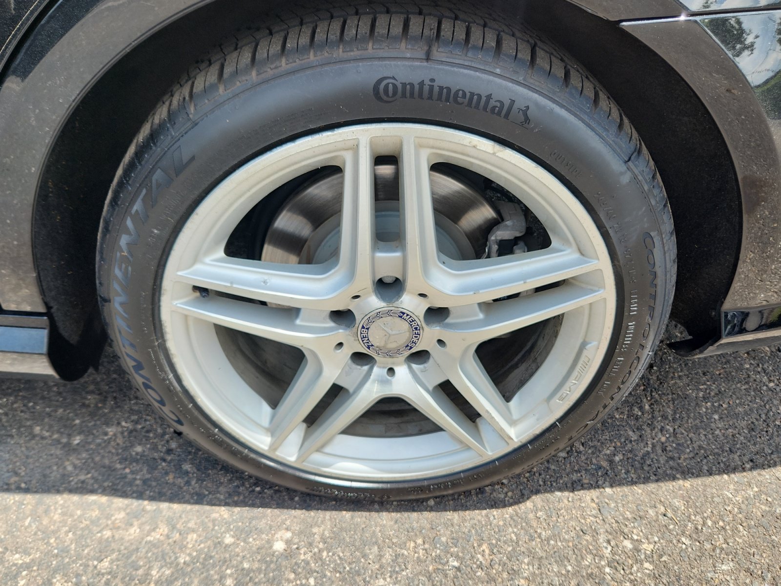 Used 2011 Mercedes-Benz E 550 4MATIC Sedan image 26