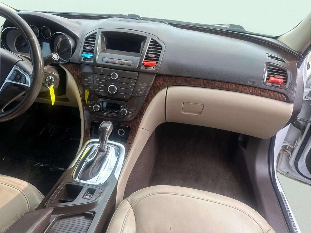 Used 2012 Buick Regal Leather FWD image 11