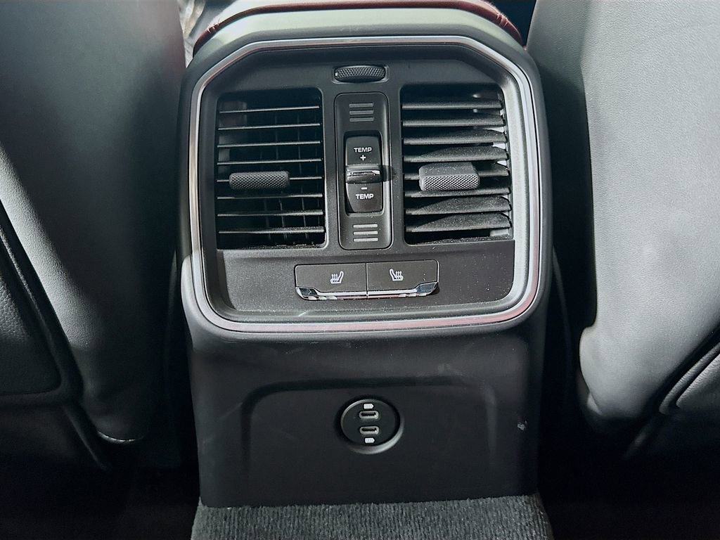 Certified 2026 Porsche Macan image 27