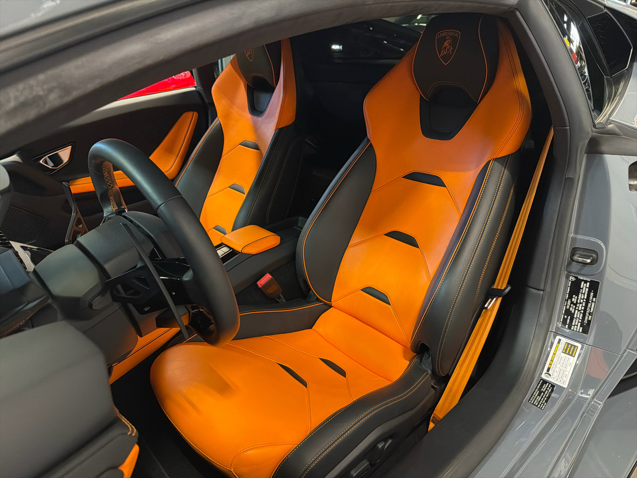 Used 2022 Lamborghini Huracan EVO image 16