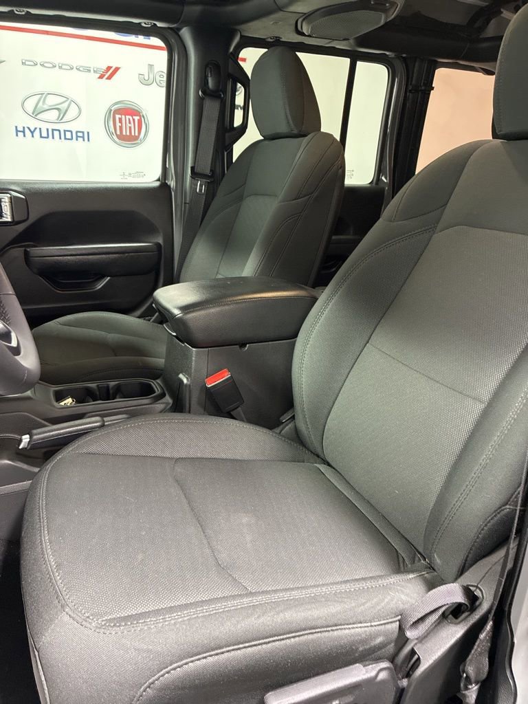 Used 2023 Jeep Wrangler Unlimited image 9