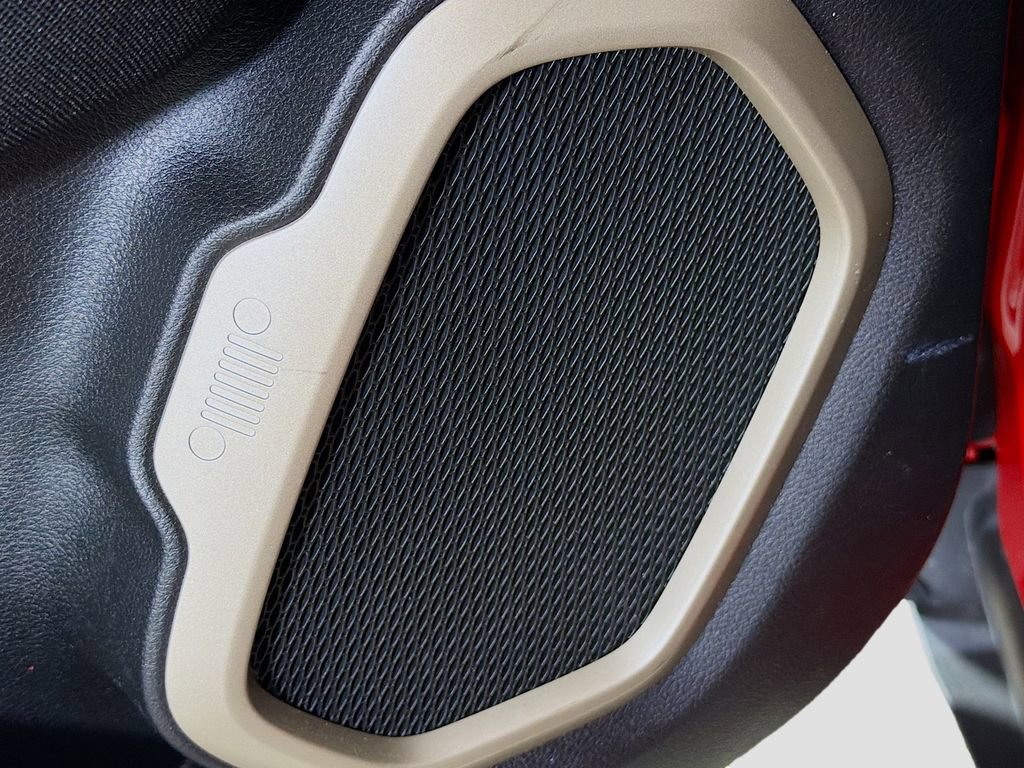 Used 2017 Jeep Renegade Latitude image 19