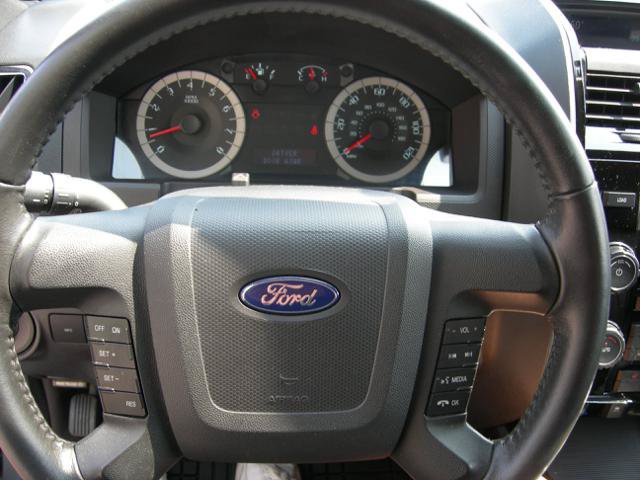 Used 2010 Ford Escape Limited AWD/4WD image 11