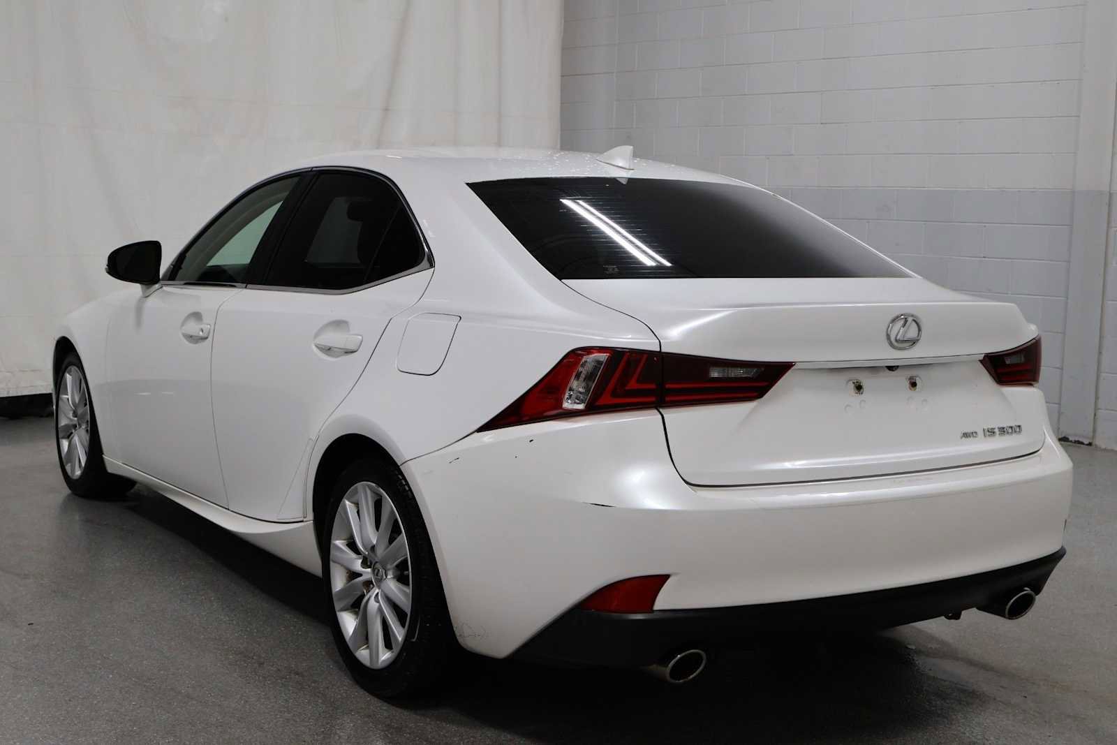 Used 2016 Lexus IS 300 AWD w/ Premium Package image 3