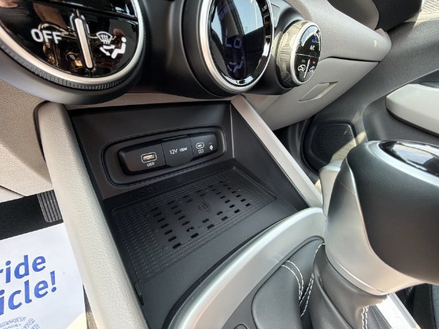 New 2026 Hyundai Venue SEL FWD image 28