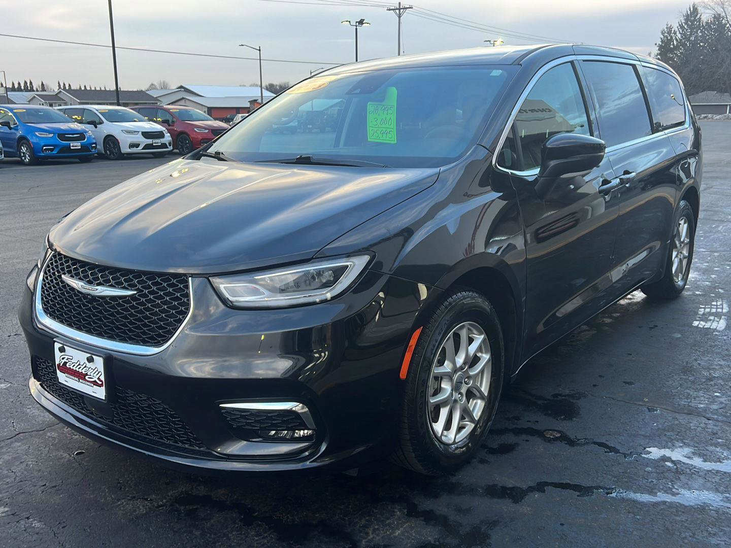 Used 2023 Chrysler Pacifica Touring-L image 20