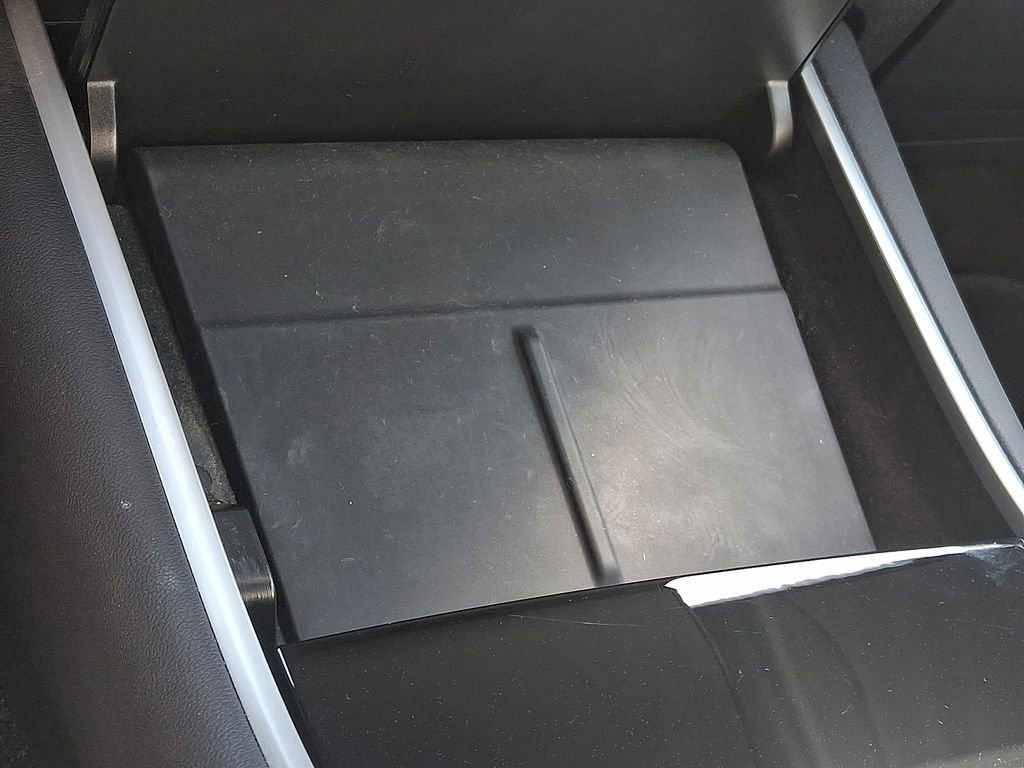 Used 2020 Tesla Model Y Long Range image 25