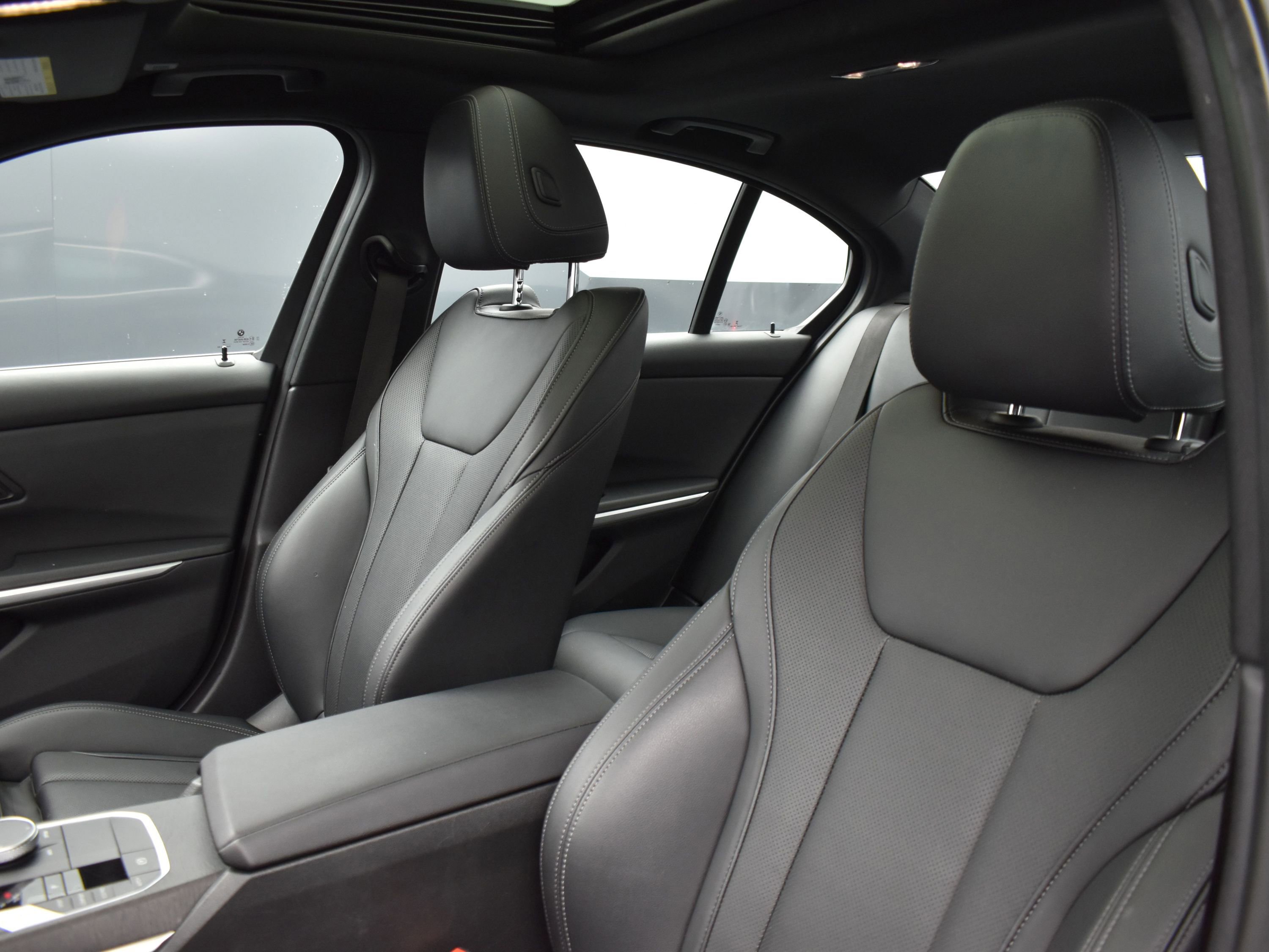 Used 2024 BMW 330i Sedan image 13