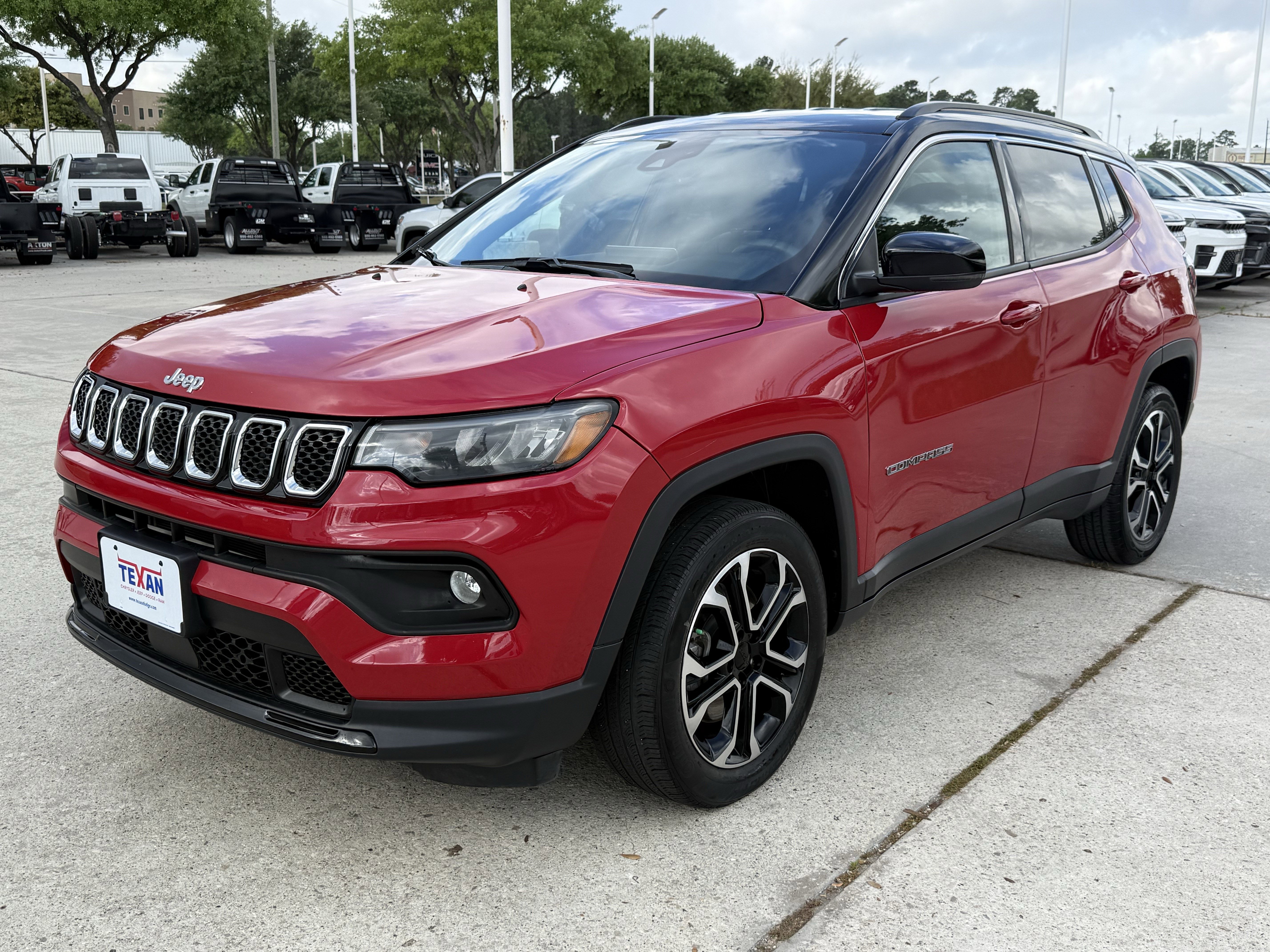 Used 2023 Jeep Compass Limited image 10