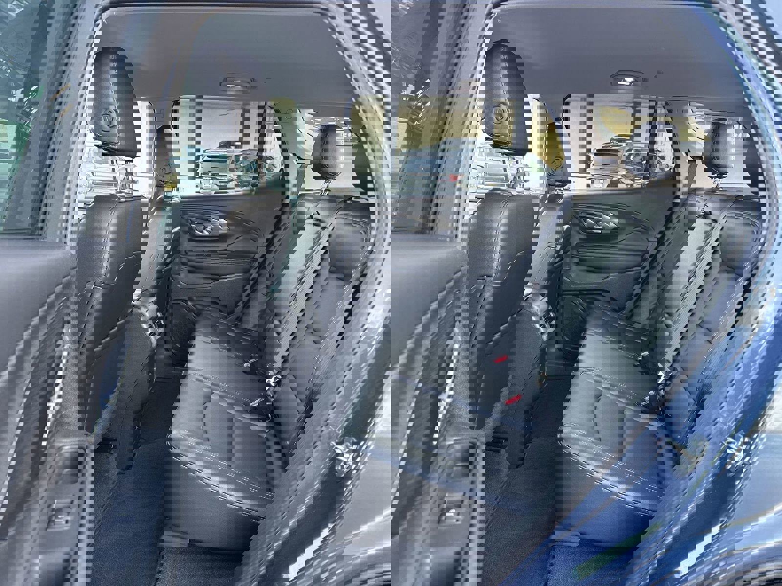 Used 2024 GMC Terrain SLT w/ Tech Package image 30