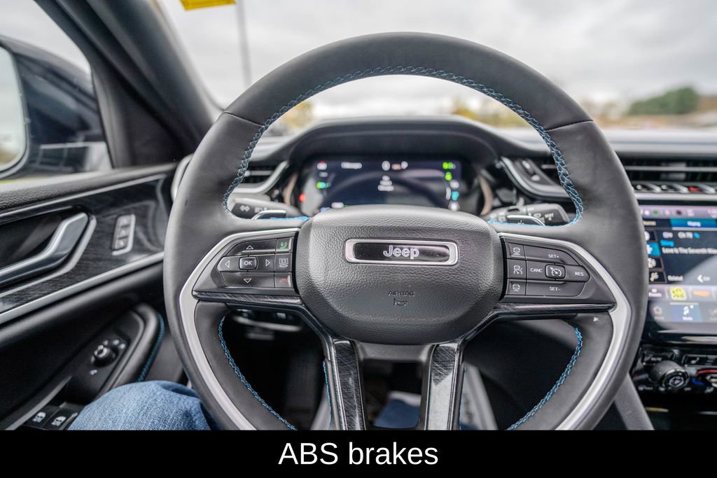 Used 2022 Jeep Grand Cherokee Trailhawk image 17