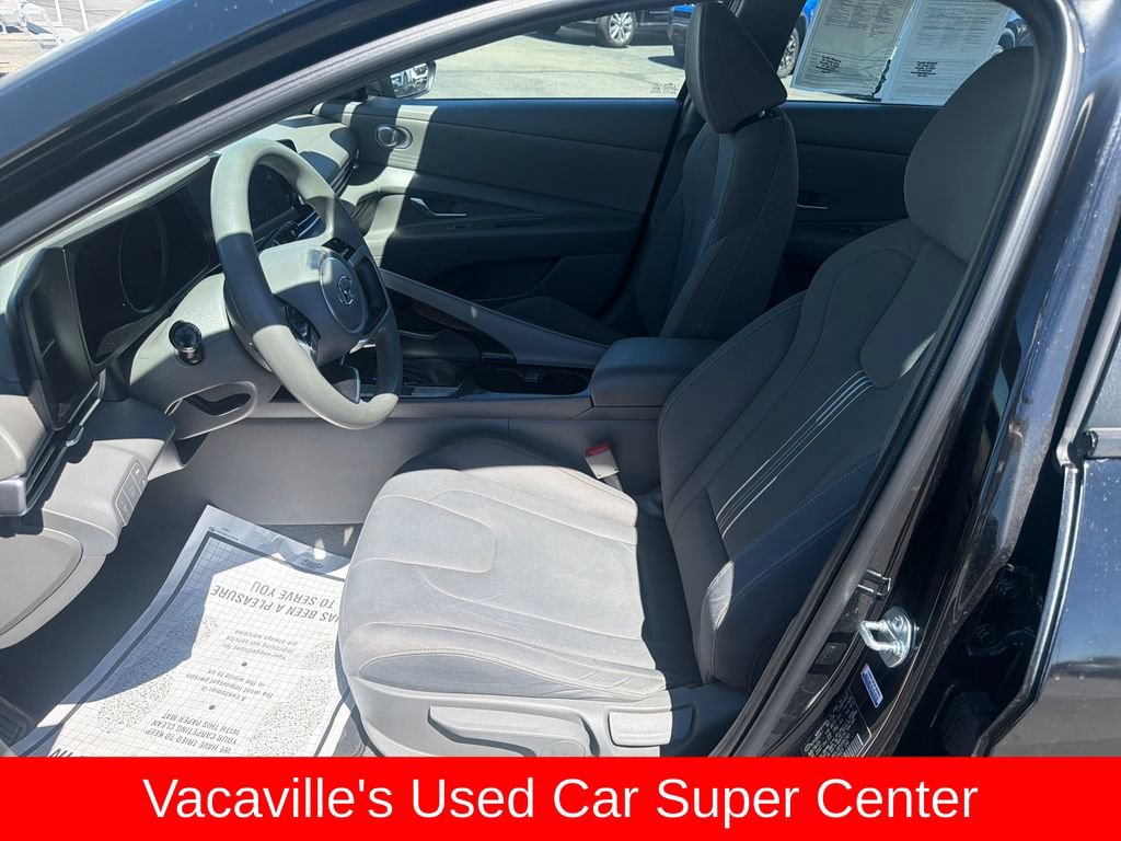 Used 2023 Hyundai Elantra Blue FWD image 9