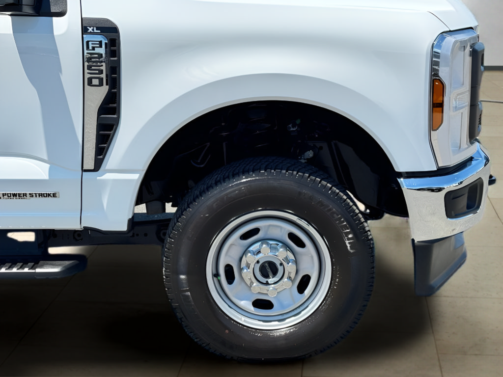 Used 2025 Ford F250 XL w/ FX4 Off-Road Package AWD/4WD image 39