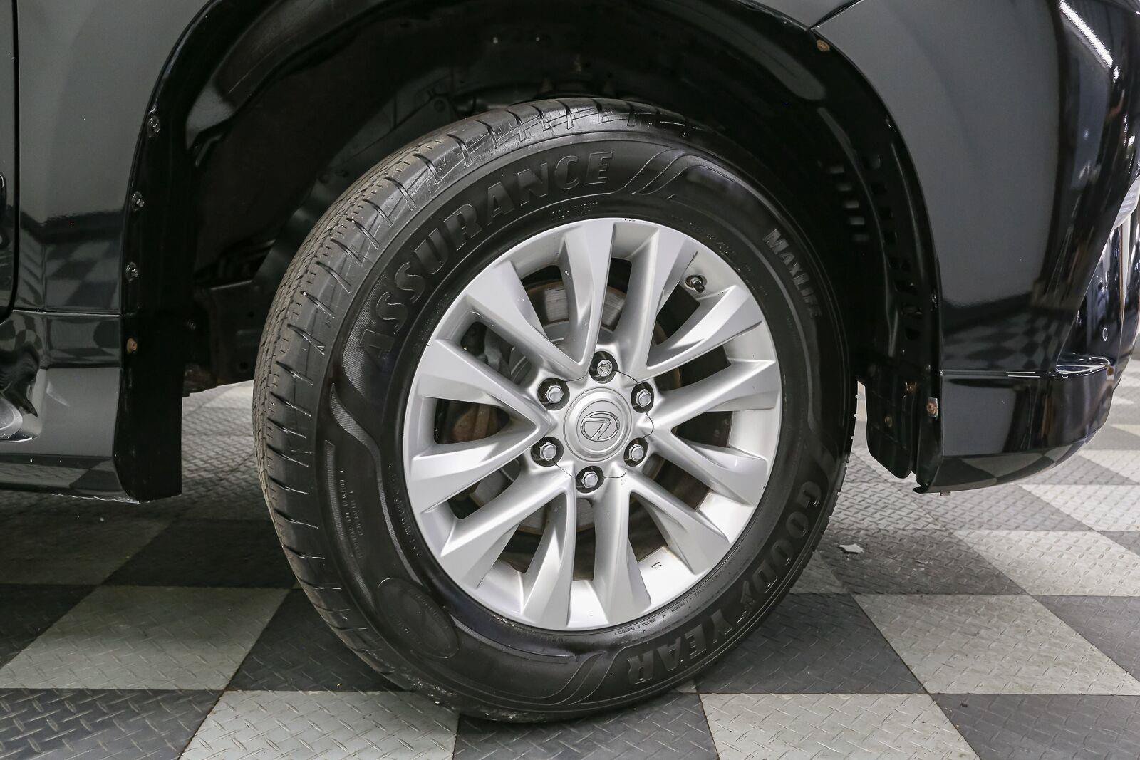 Used 2019 Lexus GX 460 Premium AWD/4WD image 14