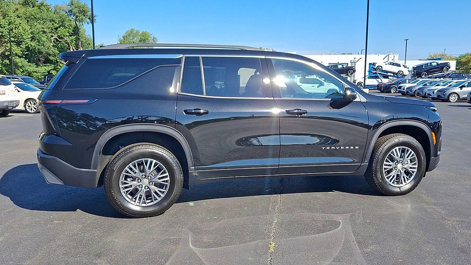 New 2027 Chevrolet Traverse LT w/ Driver Confidence Package AWD/4WD image 3