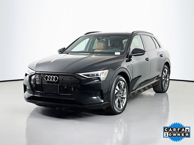 Used 2022 Audi e-tron Premium w/ Convenience Plus Package image 3