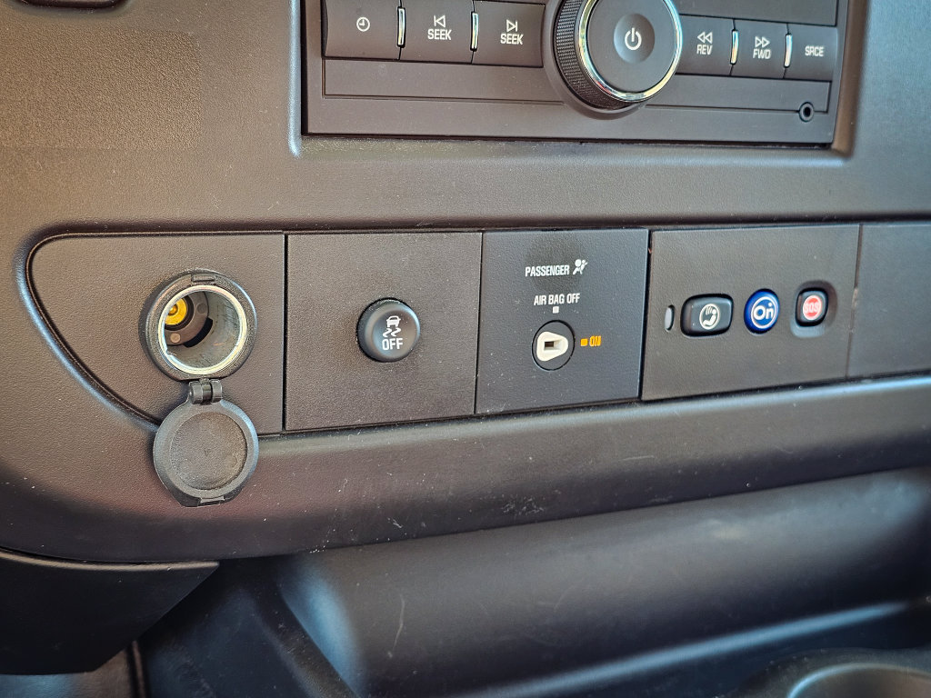 Used 2025 GMC Savana 2500 w/ Driver Convenience Package RWD image 21