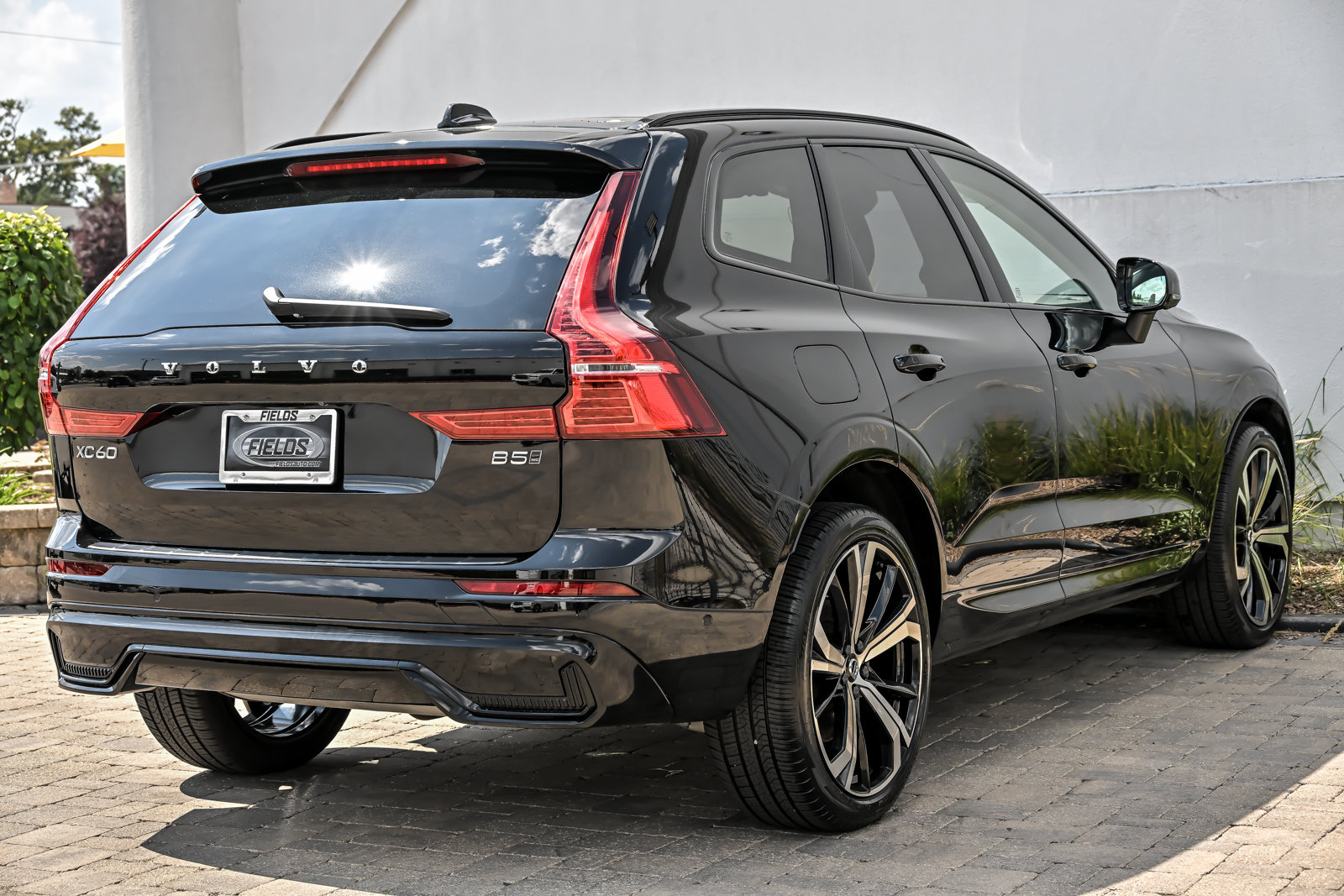 Used 2025 Volvo XC60 B5 Ultra w/ Protection Package Premier AWD/4WD image 13