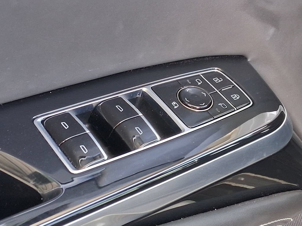 Used 2026 Cadillac Escalade Platinum Sport w/ LPO, Floor Liner Package RWD image 18