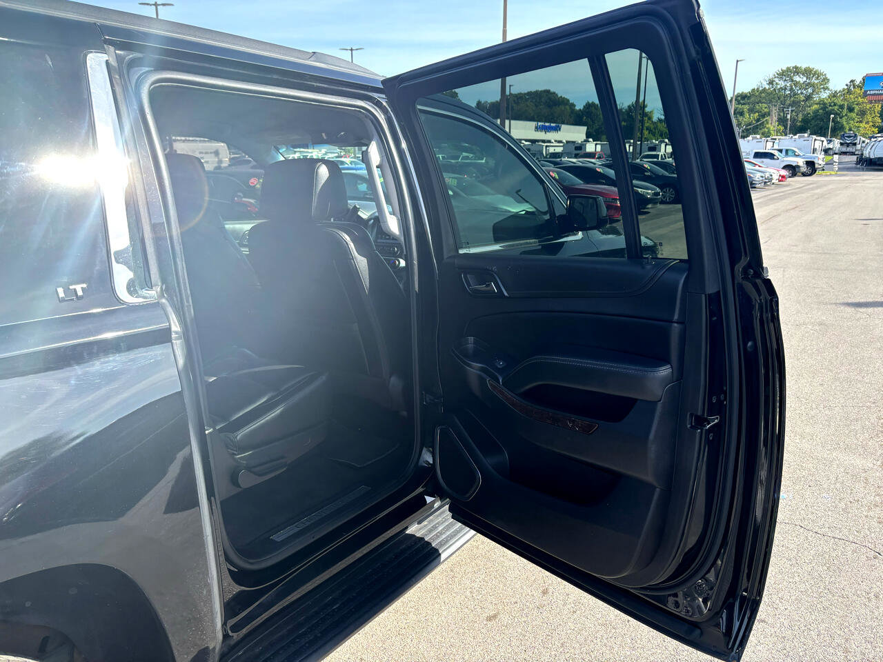 Used 2019 Chevrolet Suburban LT image 15