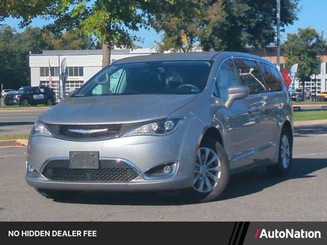 Used 2018 Chrysler Pacifica Touring Plus FWD image 1