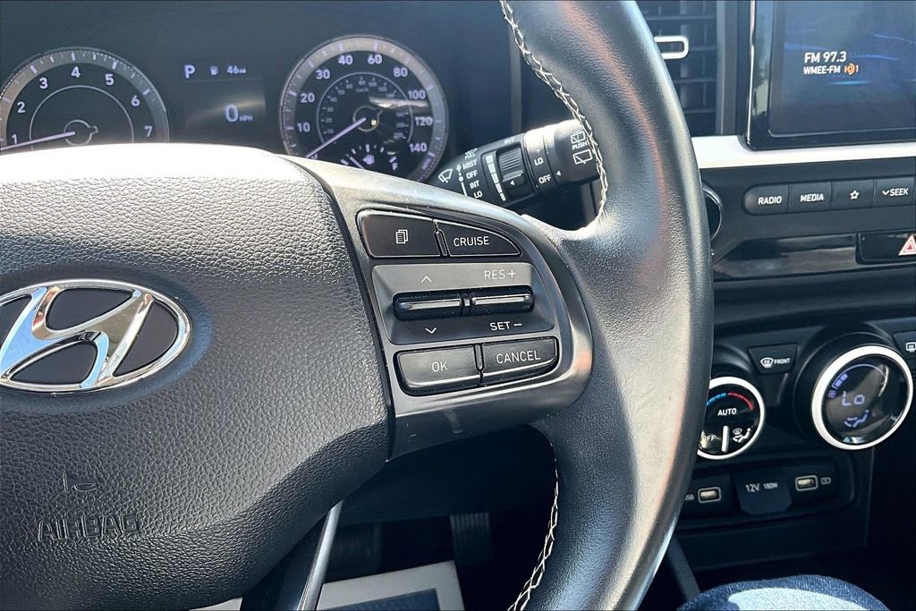 Used 2022 Hyundai Venue Limited FWD image 21