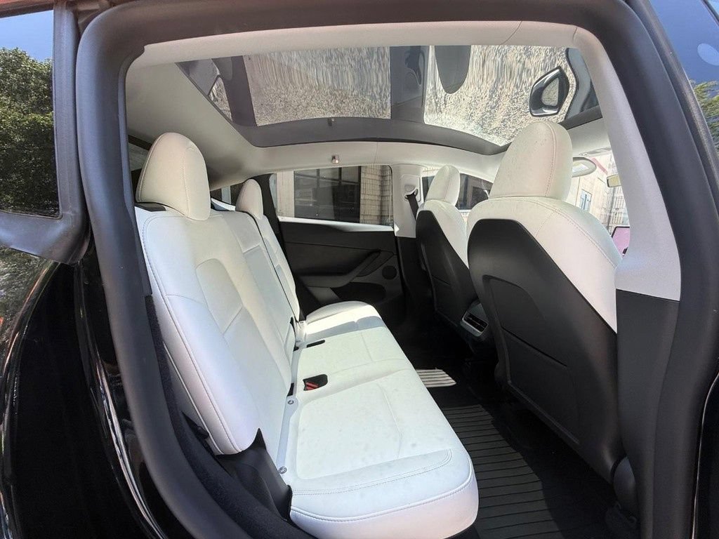 Used 2024 Tesla Model Y Performance AWD/4WD image 11