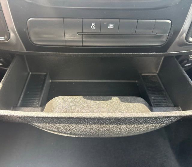 Used 2022 RAM 1500 Classic SLT image 32