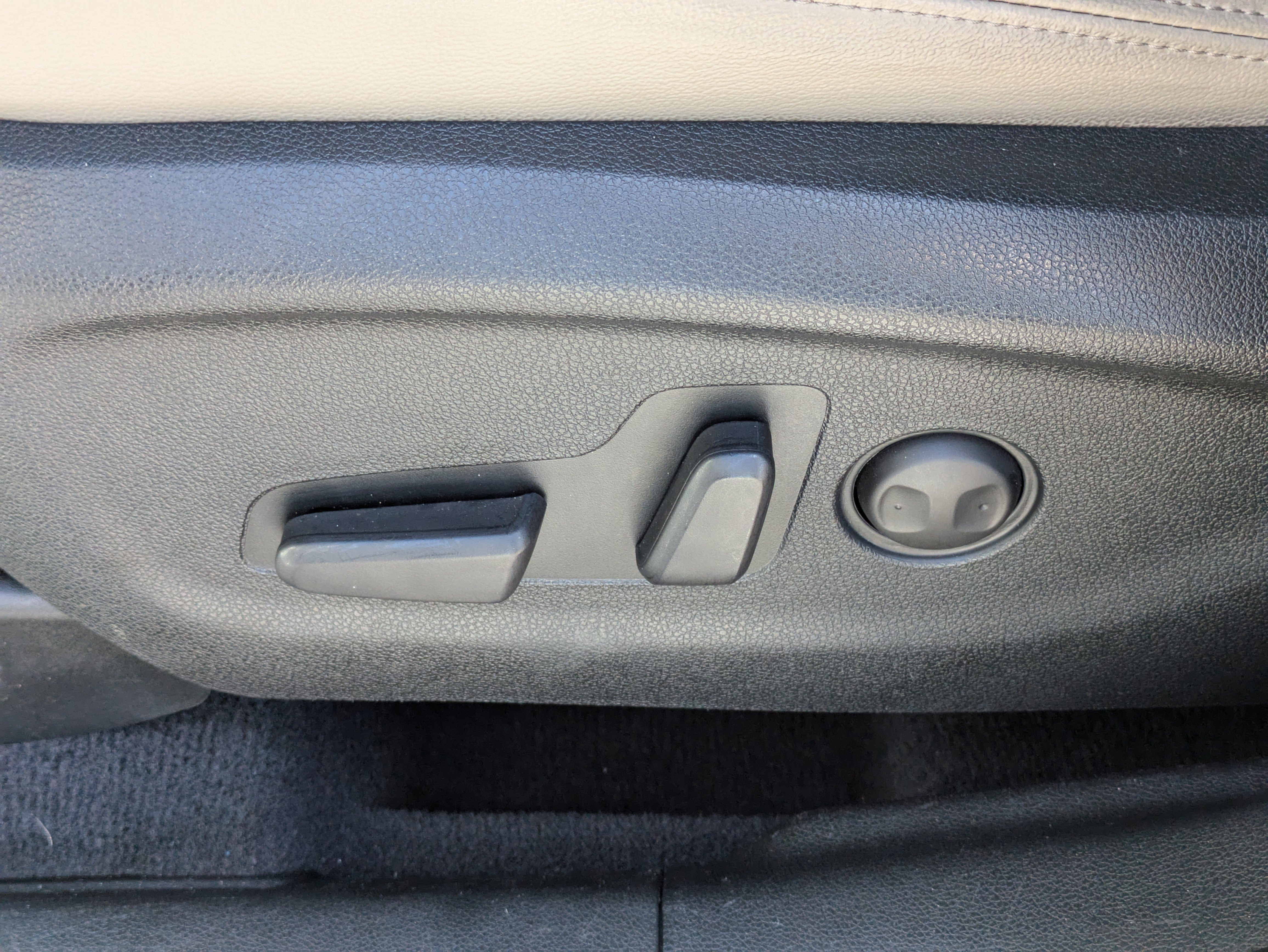 Used 2020 Kia Sorento EX image 22