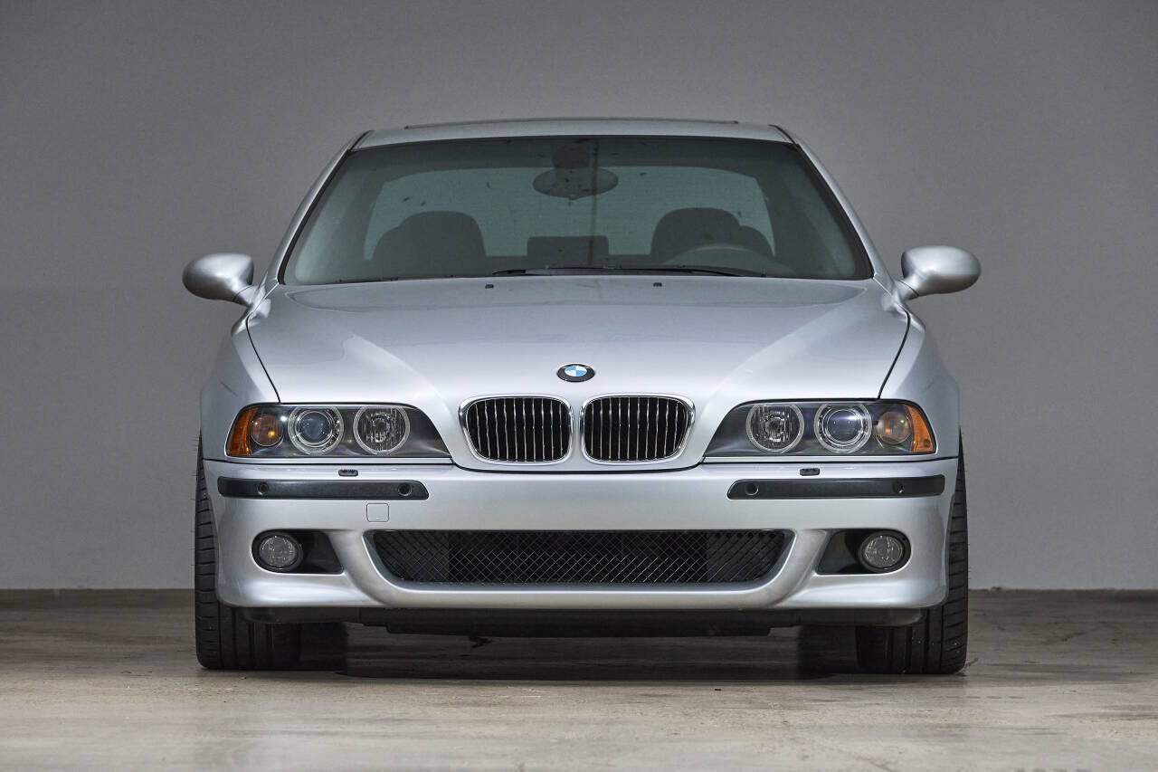Used 2003 BMW M5 RWD image 2