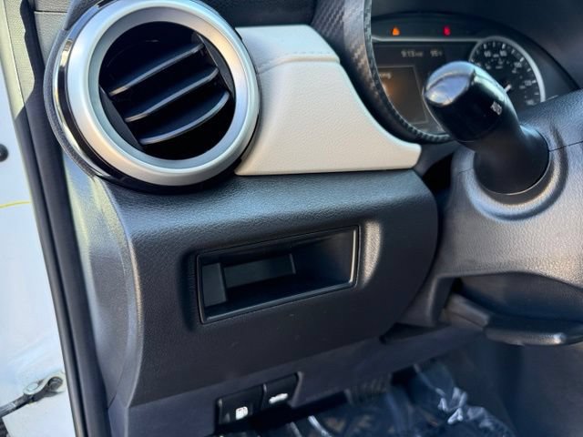 Used 2022 Nissan Versa SV FWD image 11