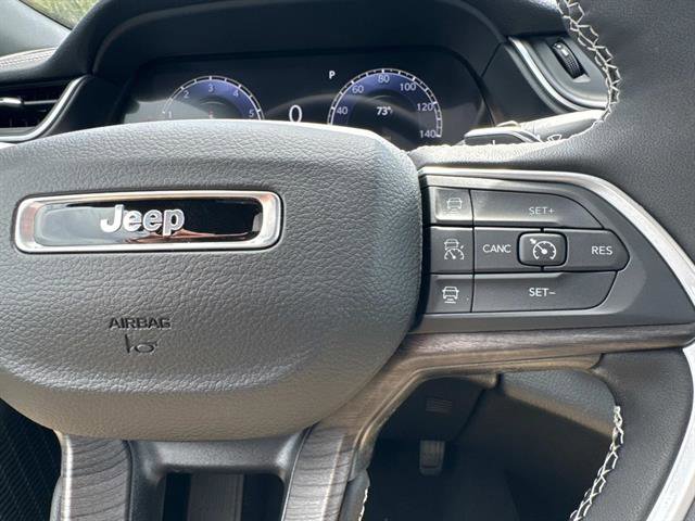 New 2025 Jeep Grand Cherokee Limited w/ Black Appearance Package image 11