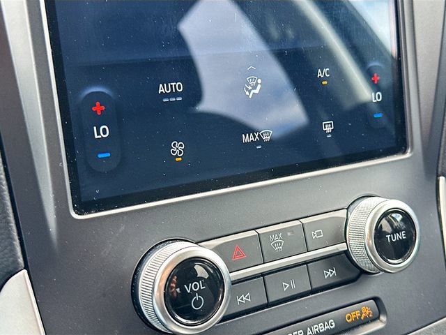 Used 2024 Ford Edge SE w/ Black Appearance Package image 15