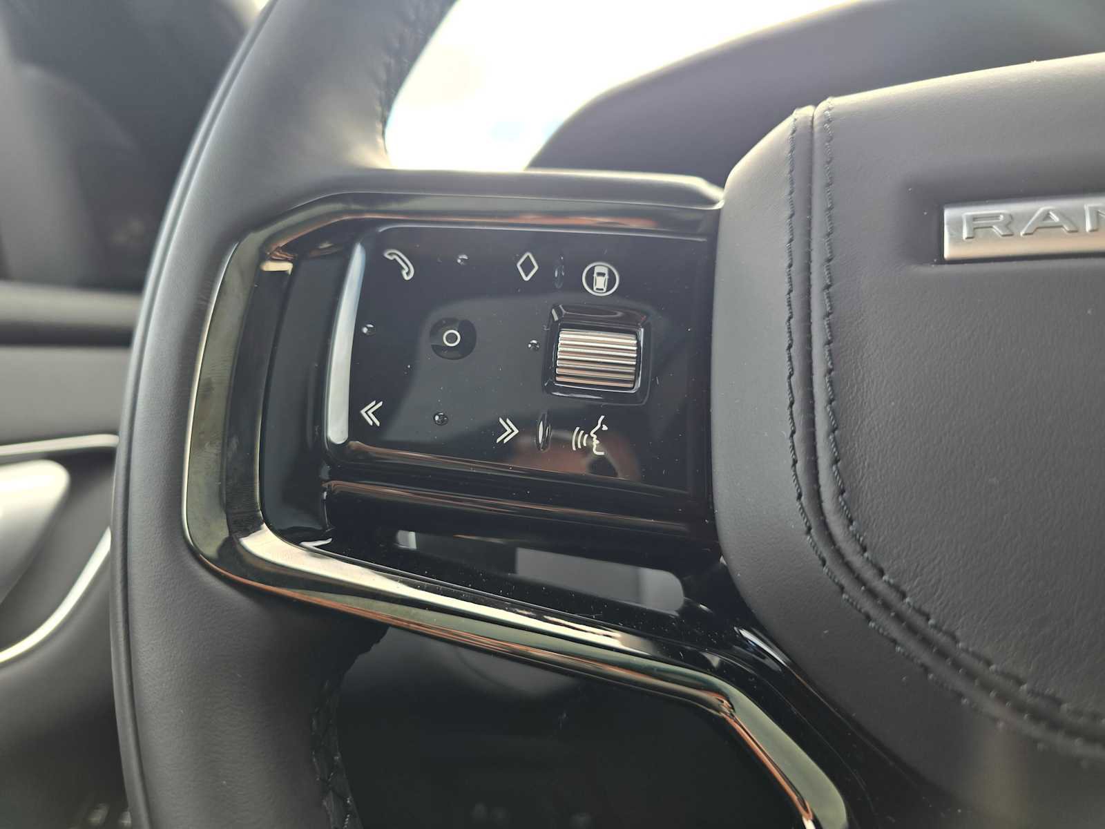 Used 2026 Land Rover Range Rover Velar S image 33