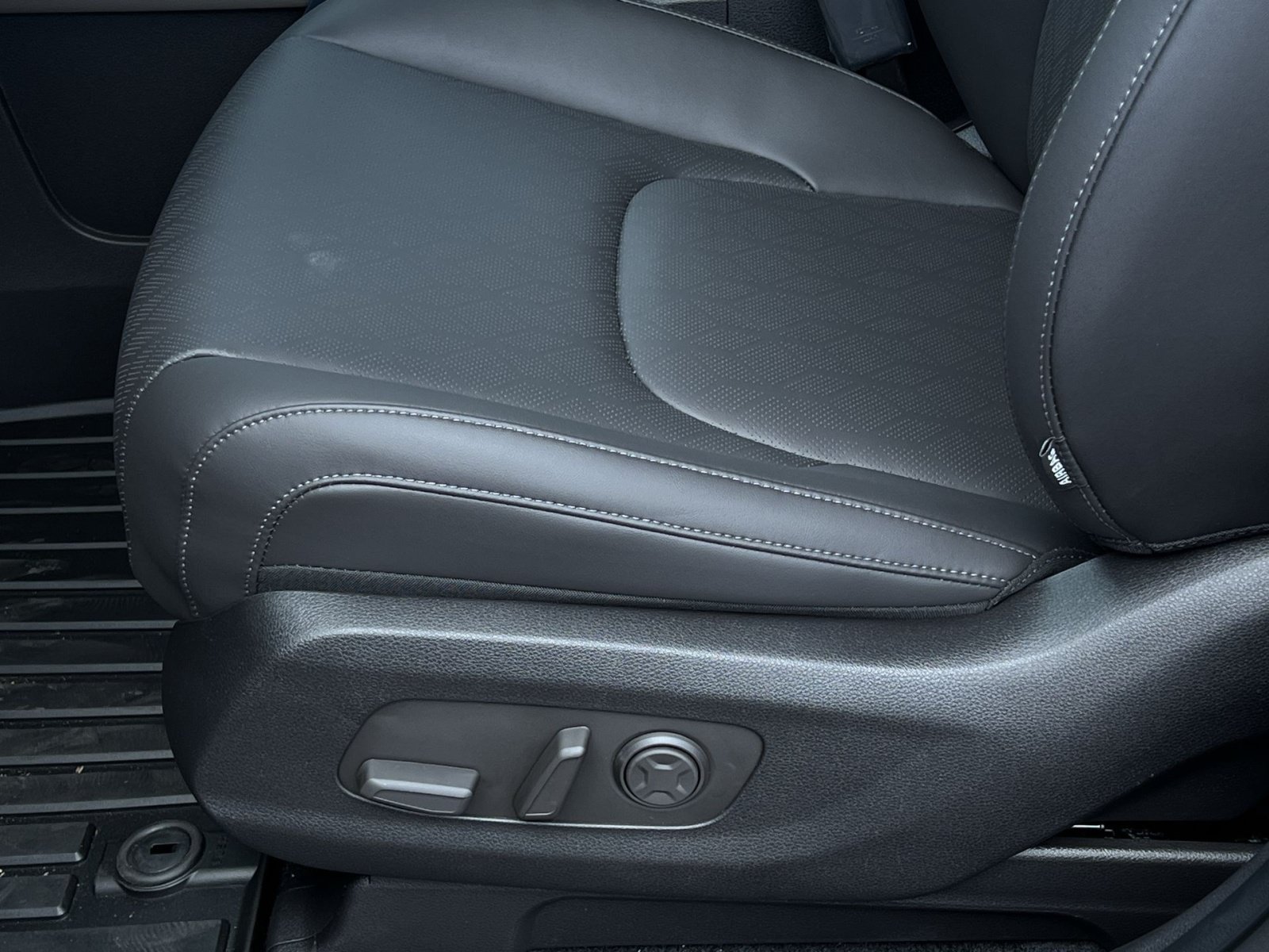 New 2026 Kia Carnival EX FWD image 19