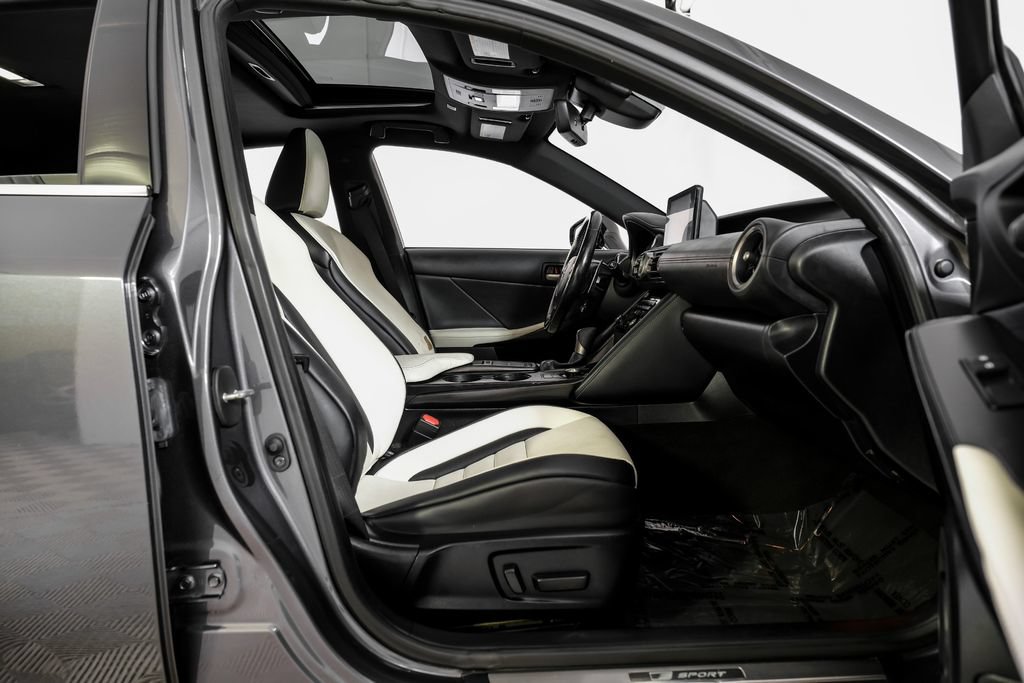 Used 2022 Lexus IS 350 F Sport RWD image 39