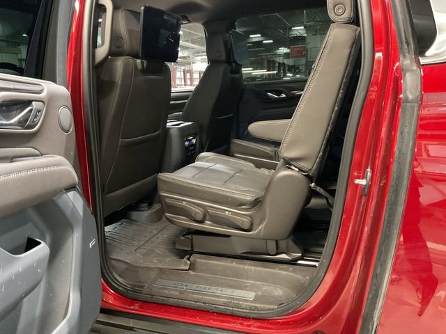 Used 2023 GMC Yukon XL Denali w/ Advanced Technology Package AWD/4WD image 6
