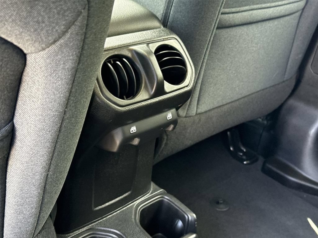 Used 2025 Jeep Wrangler Unlimited Sport AWD/4WD image 19
