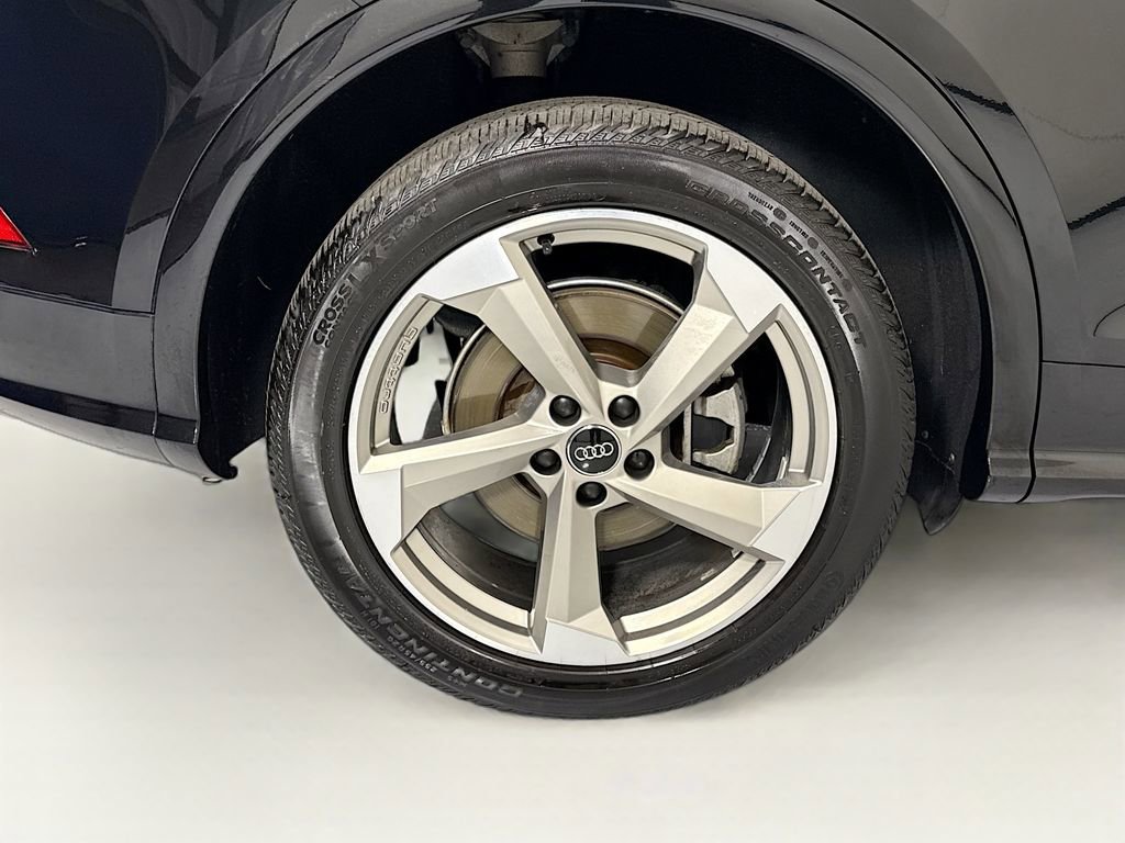 Used 2020 Audi Q5 2.0T Titanium Premium Plus w/ Premium Plus Package AWD/4WD image 33