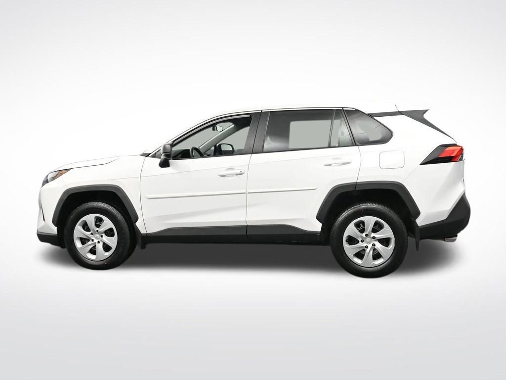 Used 2023 Toyota RAV4 LE AWD/4WD image 2