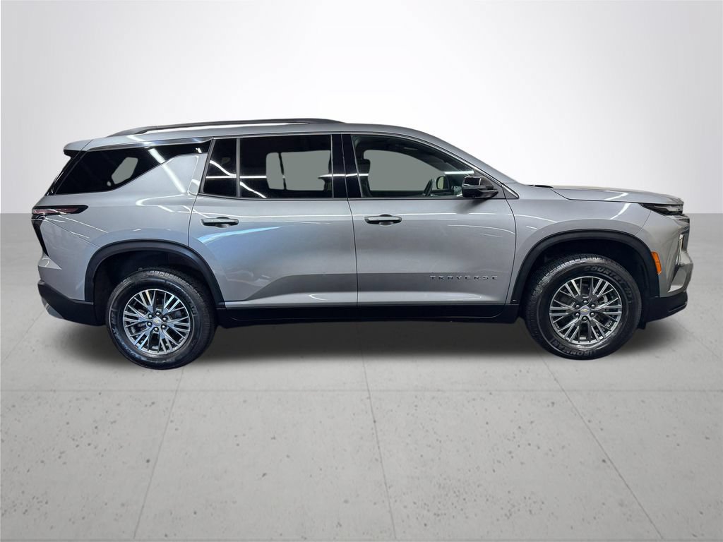 Used 2024 Chevrolet Traverse LT AWD/4WD image 9