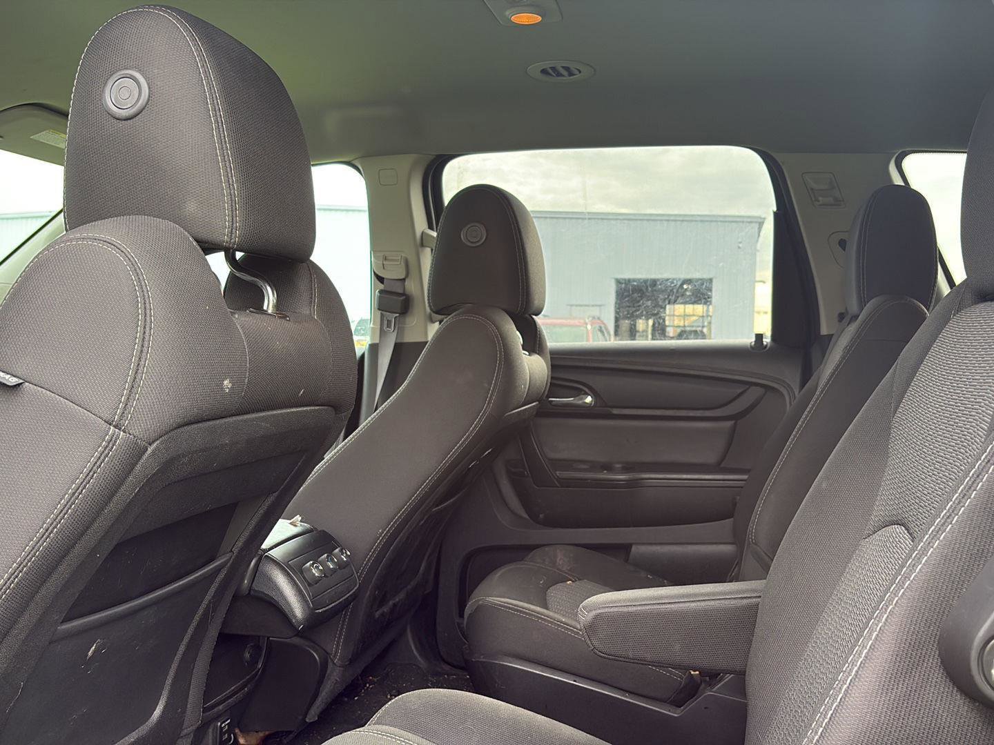 Used 2015 Chevrolet Traverse LT FWD image 19