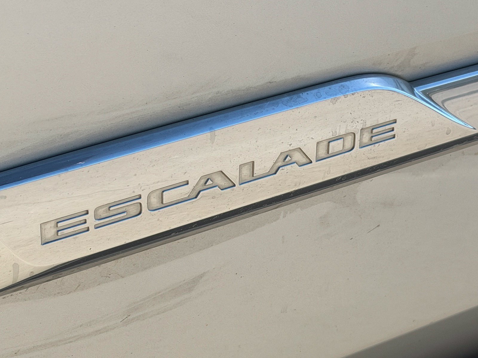 Used 2016 Cadillac Escalade Luxury AWD/4WD image 12