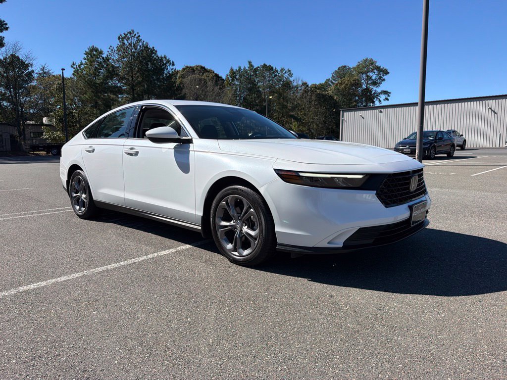 Used 2023 Honda Accord EX image 4