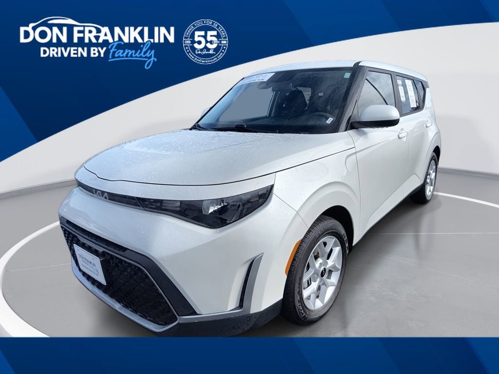 Used 2025 Kia Soul LX w/ LX Technology Package FWD image 1