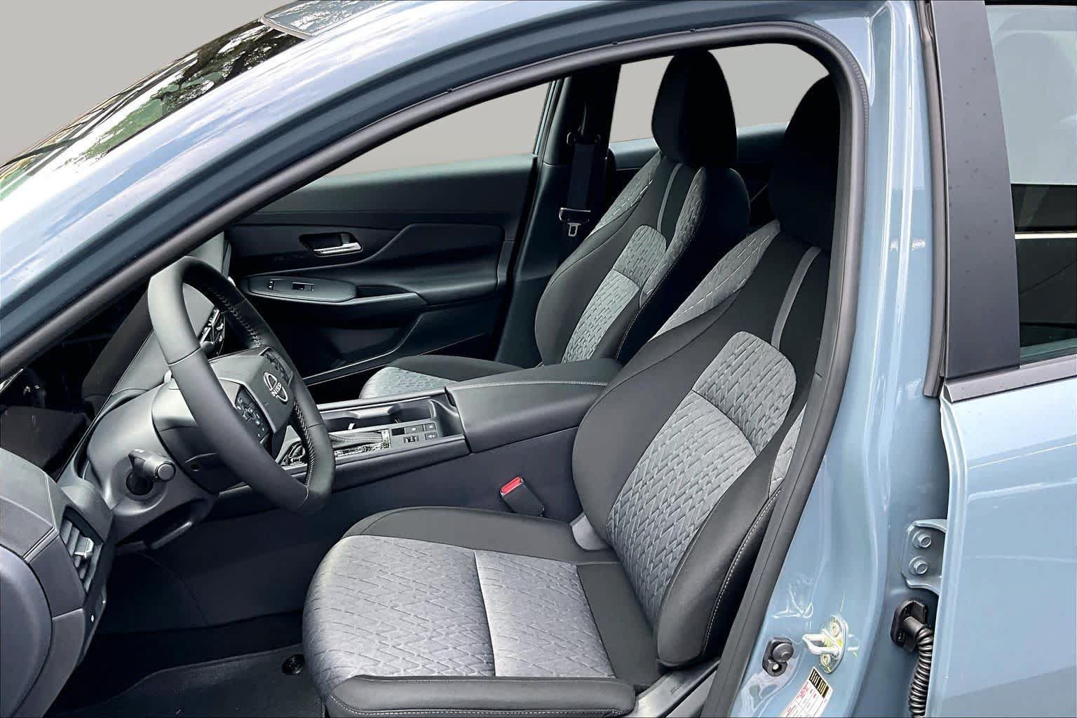New 2026 Nissan Sentra SV w/ SV Convenience Package FWD image 9