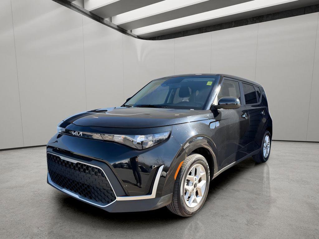 Used 2023 Kia Soul LX w/ Option Group 015 video 1