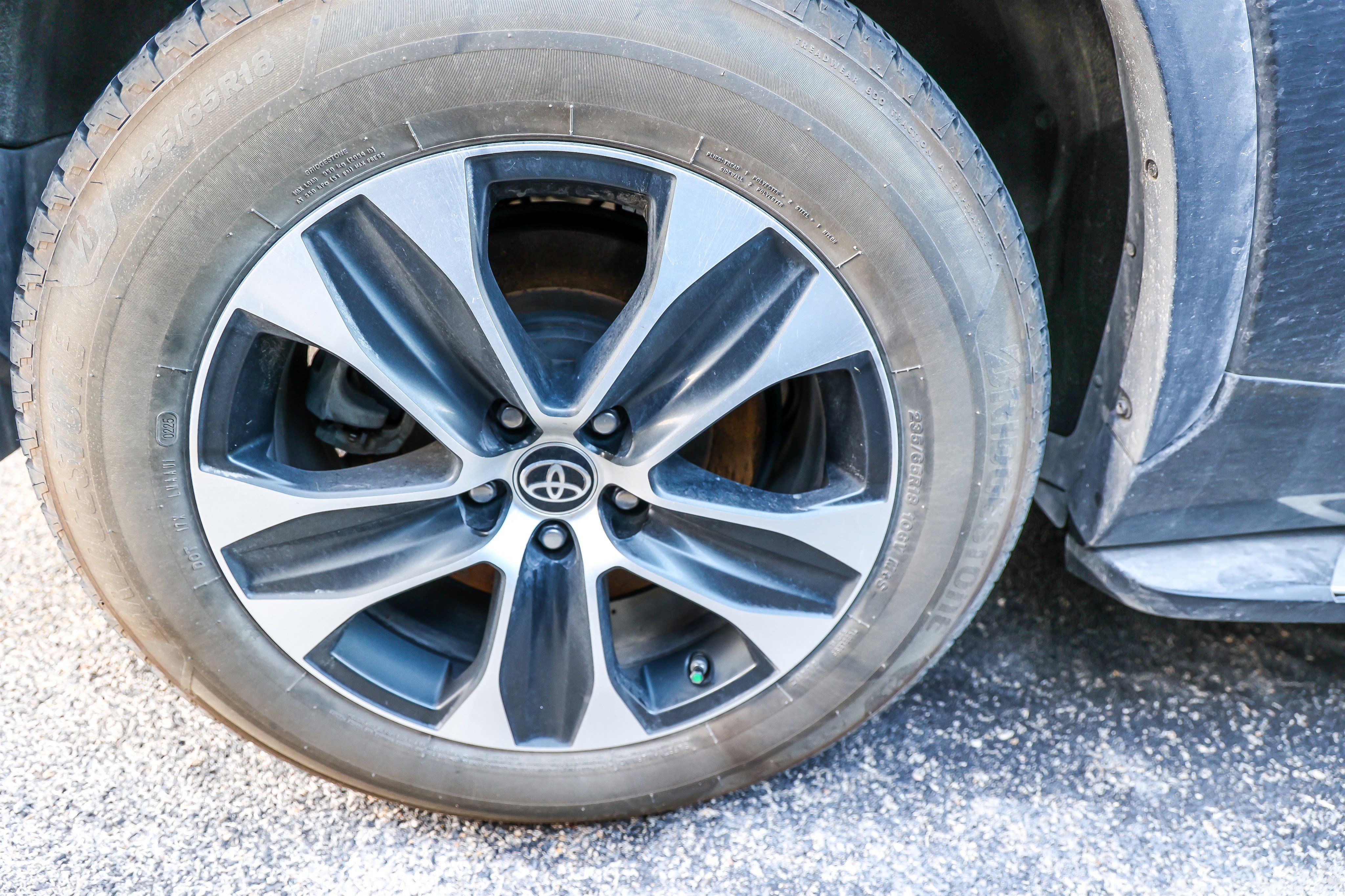 Used 2021 Toyota Highlander XLE FWD image 12