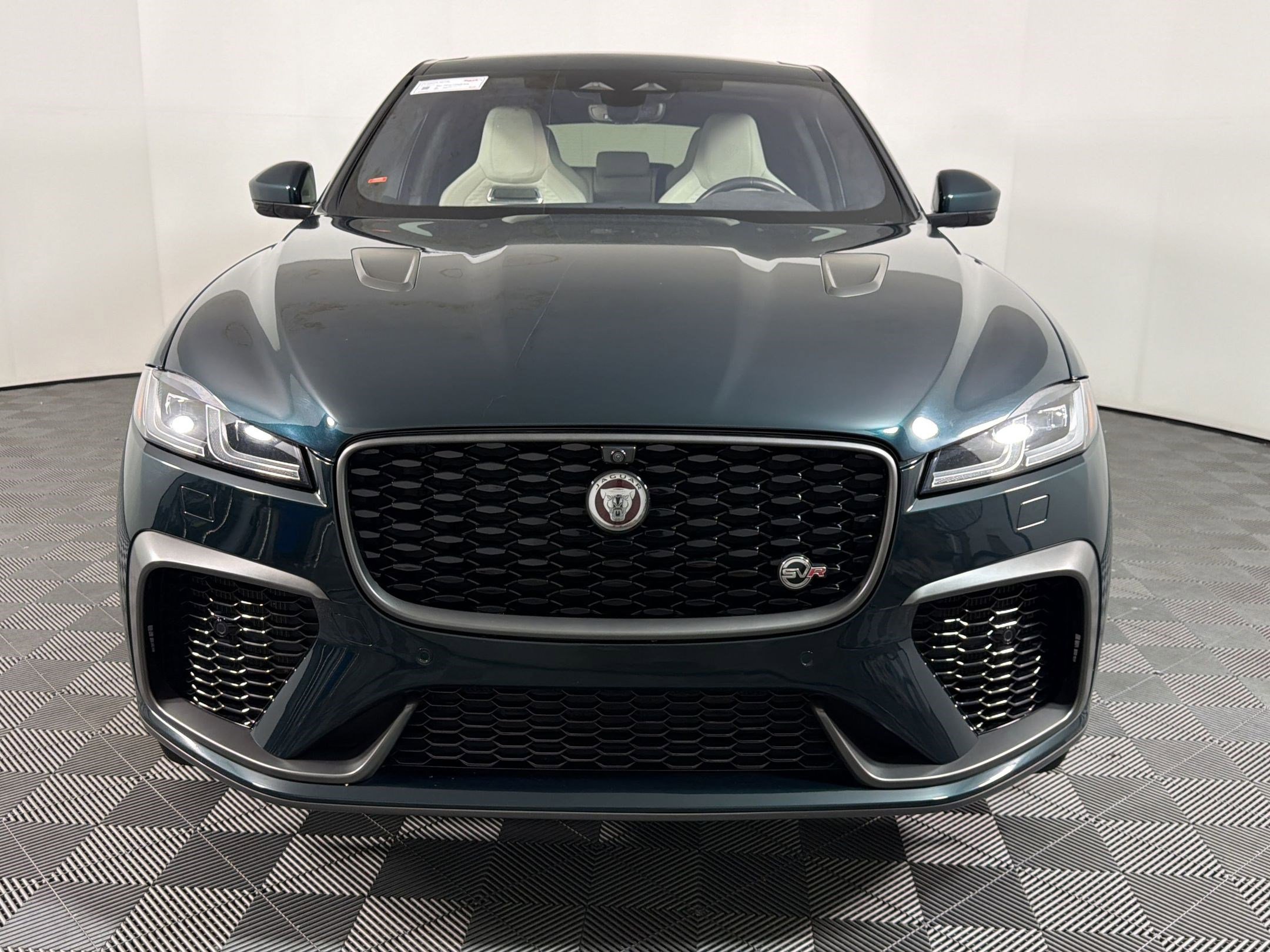 Used 2021 Jaguar F-PACE SVR AWD/4WD image 5